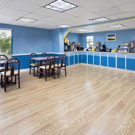 Days Inn By Wyndham Waycross Exteriör bild