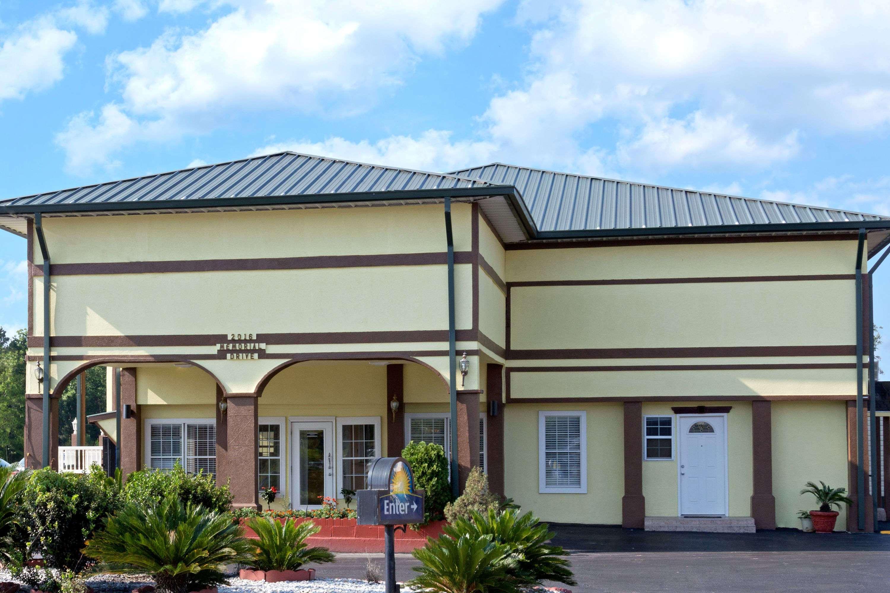 Days Inn By Wyndham Waycross Exteriör bild