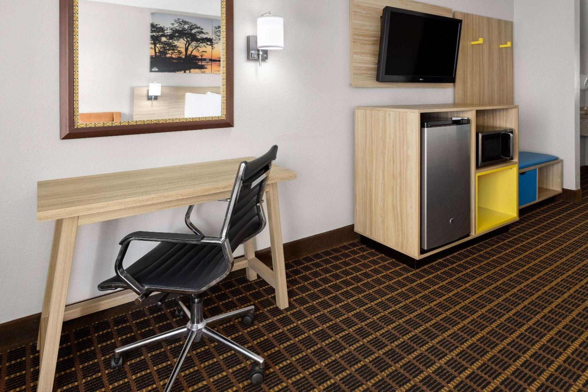 Days Inn By Wyndham Waycross Exteriör bild